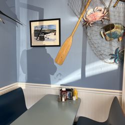 Skipper's Seafood Restaurant - The inside