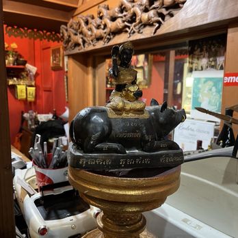 Siamese Bay Restaurant - Beautiful decor! - Thai Near Me - Monterey, California