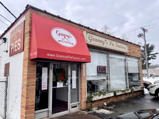 Granny's Pie Factory by null