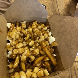 The Big Cheese Poutinerie - Large traditional poutine