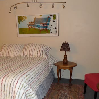 Red Wing Motel - Queen bed and bath - Hotels Near Me - Manitou Springs, Colorado Red Wing Motel - Queen bed and bath - Hotels Near Me - Manitou Springs, Colorado