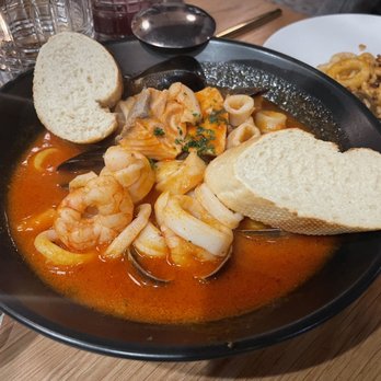 Dos Besos - Spanish Near Me - Pasadena, California