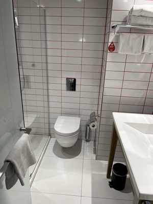 Radisson RED Brussels by null