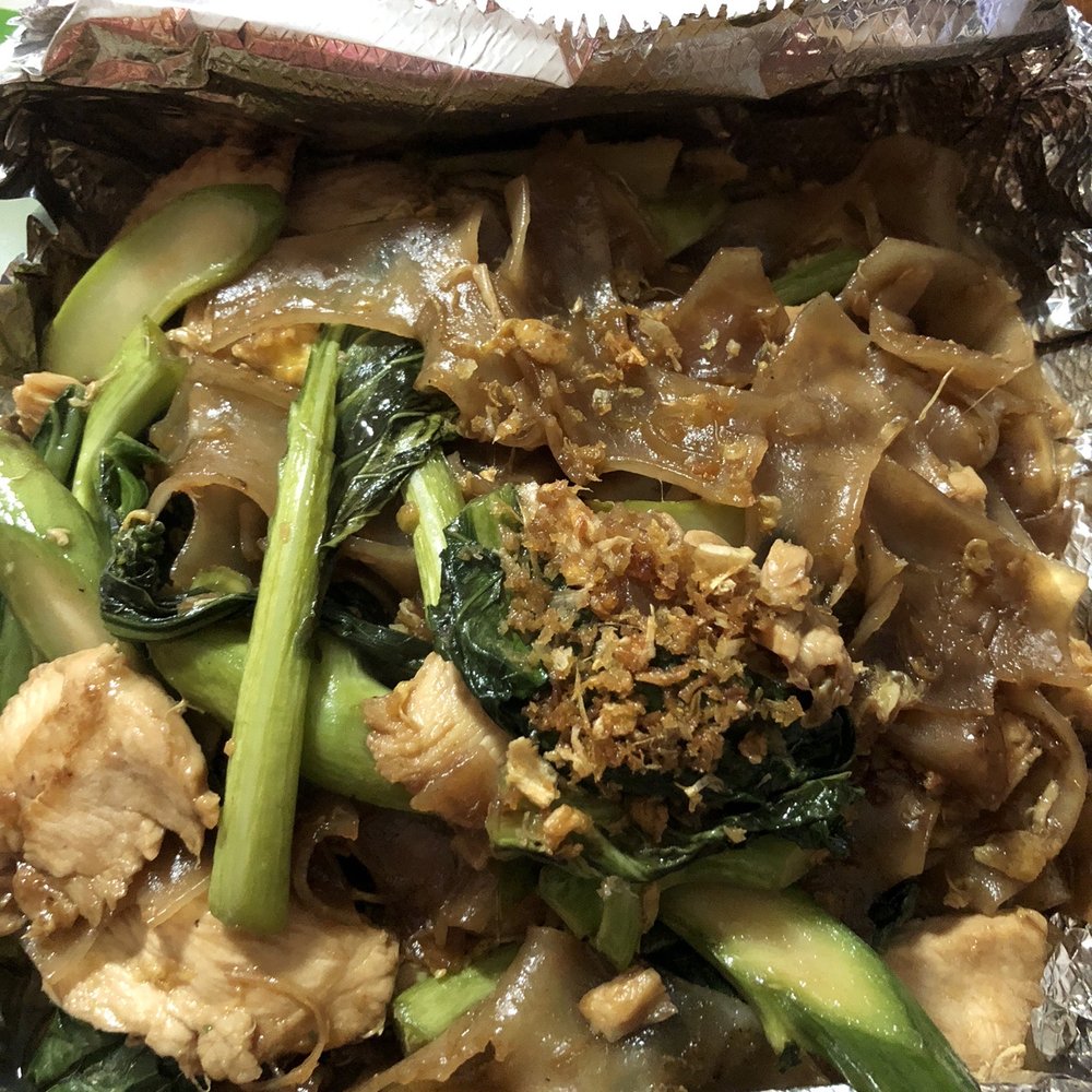 Thai House - Pad si ew with chicken - Thai Near Me - Las Vegas, Nevada Thai House - Pad si ew with chicken - Thai Near Me - Las Vegas, Nevada