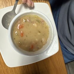 New York Pizzeria - Bean soup