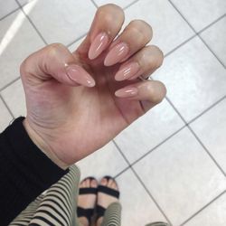 US Nails - Almond dip nail by John