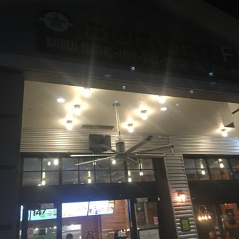 Harbourside Place - Burger Fi - Shopping Centers Near Me - Jupiter, Florida