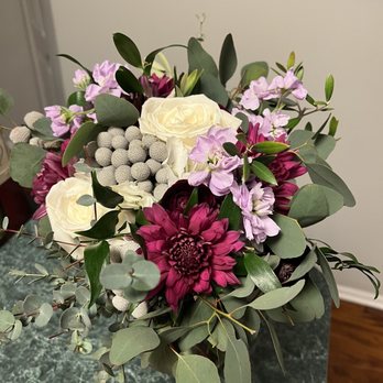Town & Country Gardens - Florists Near Me - Algonquin, Illinois