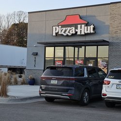 Pizza Hut - Outside
