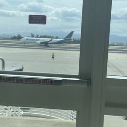 Planes taxiing Planes taxiing