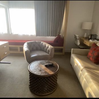 Huntley - Malibu 1 bedroom with separate room for seating - Hotels Near Me - Santa Monica, California Huntley - Malibu 1 bedroom with separate room for seating - Hotels Near Me - Santa Monica, California