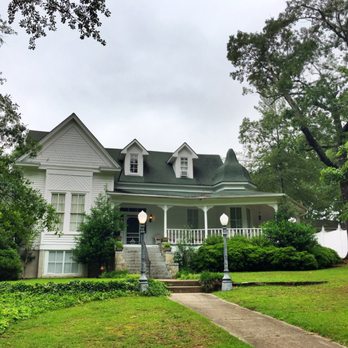 Rose House Inn - The front of the main house. - Bed & Breakfast Near Me - Fayette, Alabama Rose House Inn - The front of the main house. - Bed & Breakfast Near Me - Fayette, Alabama