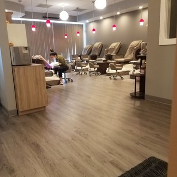 Deluxe Foot Spa - Nail Salons Near Me - Wilson, North Carolina