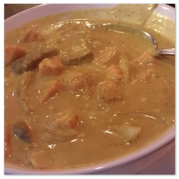 Urban Vegan - Yellow Curry w/ Soy Pepper Steak - Vegan Near Me - Chicago, Illinois