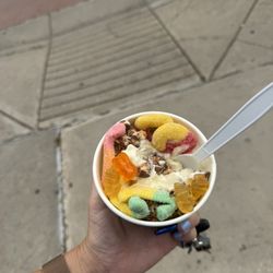 Cameez Frozen Yogurt