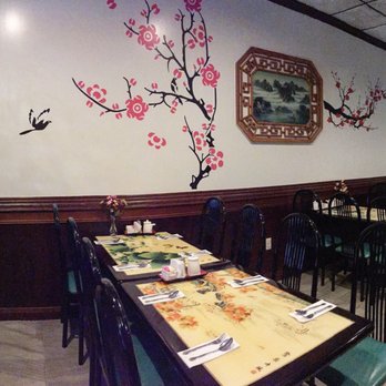 Kam Luang Kitchen - Restaurant interior - Chinese Near Me - Somerset, New Jersey