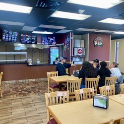Salinas Pizza House - Inside
