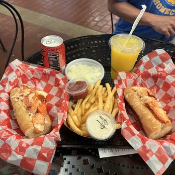 Fat Cheeks Hawaii - Lobster Roll - Sandwiches Near Me - Honolulu, Hawaii Fat Cheeks Hawaii - Lobster Roll - Sandwiches Near Me - Honolulu, Hawaii