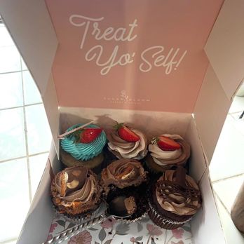 Sugarbloom Cakery And Coffee - Very tasty cupcakes!!! - Coffee & Tea Near Me - Redlands, California