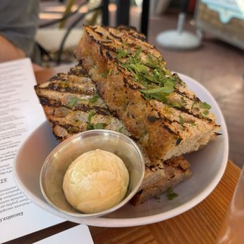 Sapphire - Focaccia and honey butter - New American Near Me - Laguna Beach, California