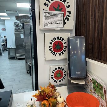 Stoner's Pizza Joint - Box sizes - Pizza Near Me - Rowlett, Texas Stoner's Pizza Joint - Box sizes - Pizza Near Me - Rowlett, Texas