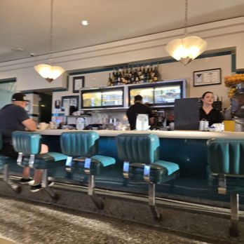 Horseless Carriage Restaurant - Diners Near Me - North Hills, California