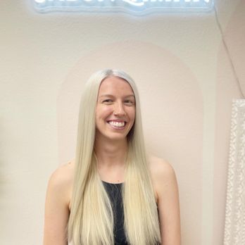 Salon Lamar - Beach out with icy tones - Hair Stylists Near Me - Chicago, Illinois Salon Lamar - Beach out with icy tones - Hair Stylists Near Me - Chicago, Illinois