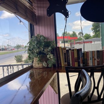 Sam’s Wings & More - Dinning Room - Chicken Wings Near Me - Thibodaux, Louisiana Sam’s Wings & More - Dinning Room - Chicken Wings Near Me - Thibodaux, Louisiana