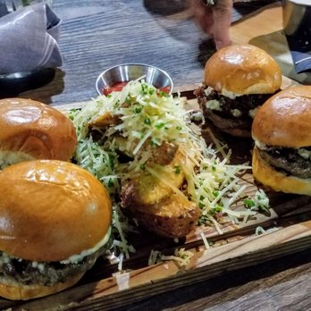 Parallel Wine and Whiskey Bar - Sliders w/ Parm Fries - Wine Bars Near Me - Ashburn, Virginia