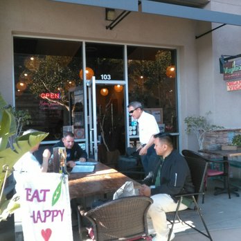 VegiOasis - Outdoor dining - Vegan Near Me - Huntington Beach, California VegiOasis - Outdoor dining - Vegan Near Me - Huntington Beach, California