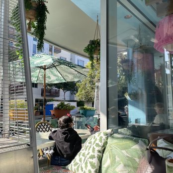 Blue Daisy - Outdoor seating - Creperies Near Me - Santa Monica, California Blue Daisy - Outdoor seating - Creperies Near Me - Santa Monica, California