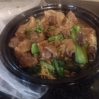 Lam's Kitchen - Beef tendon and flank noodle gravy style - Noodles Near Me - Honolulu, Hawaii Lam's Kitchen - Beef tendon and flank noodle gravy style - Noodles Near Me - Honolulu, Hawaii