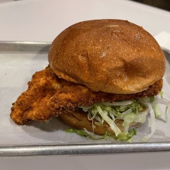 Burger Lounge - Crispy Chicken Sandwich - Burgers Near Me - Irvine, California