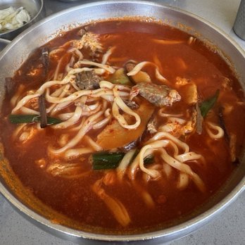 Jang Su Jang - Yookgejang Kalguksoo (spicy beef soup) - Korean Near Me - Torrance, California Jang Su Jang - Yookgejang Kalguksoo (spicy beef soup) - Korean Near Me - Torrance, California
