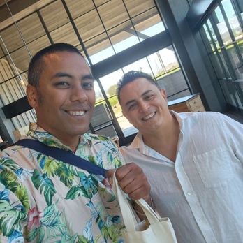 ONEHOPE Winery - Me and my wine host Jose Calderon! I had a great time - Wineries Near Me - Napa, California