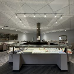 Ladonna Jewelers - Newly renovated showroom with a wide selection of diamonds, pearls, gold necklaces, rings and earrings.