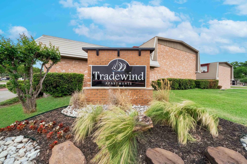 TRADEWIND APARTMENTS Updated September 2024 21 Photos 2136