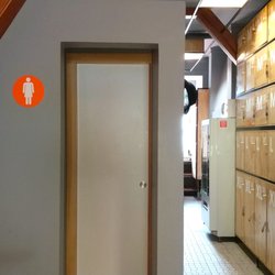 Lisbon Lockers - Public toilets