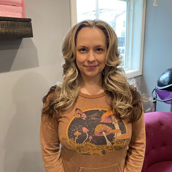 Saundra Turner - Hair Stylists Near Me - Louisville, Kentucky Saundra Turner - Hair Stylists Near Me - Louisville, Kentucky