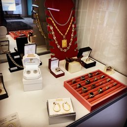 Platinum pawn & jewelry Clearance