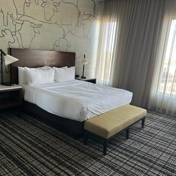 DoubleTree by Hilton Greeley at Lincoln Park - Hotels Near Me - Greeley, Colorado