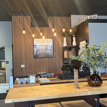 Hops & Sessions - Beer Bar Near Me - Livermore, California