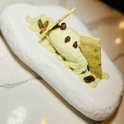 Okto - Pistachio dessert