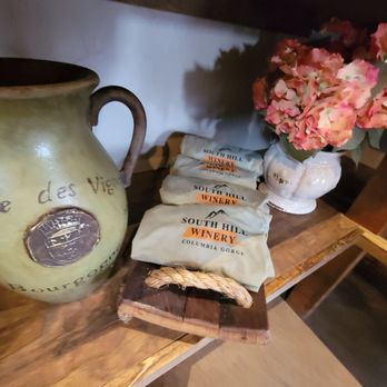 South Hill Winery - a vase of flowers and some snacks - Wineries Near Me - Underwood, Washington South Hill Winery - a vase of flowers and some snacks - Wineries Near Me - Underwood, Washington