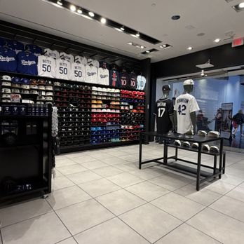 Lids - Hats Near Me - Las Vegas, Nevada Lids - Hats Near Me - Las Vegas, Nevada