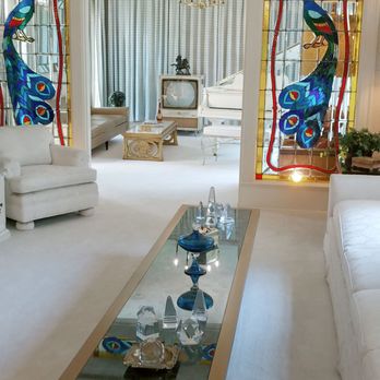 Graceland - The beautiful front room. - Museums Near Me - Memphis, Tennessee