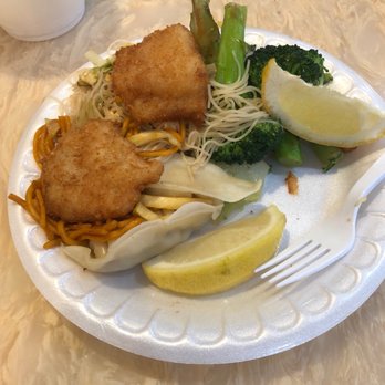 King's Wok Buffet - Fried fish, wontons, broccoli chicken - Chinese Near Me - Silverdale, Washington