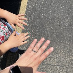 RT Nails