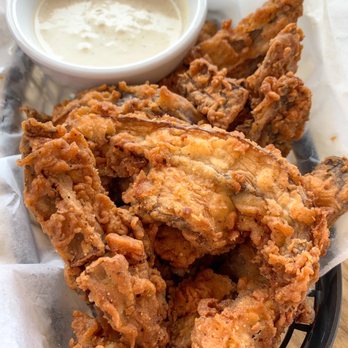 JackBeagle's - Charlotte - Fried Mushrooms - good size w/horseradish dressing - American Near Me - Charlotte, North Carolina