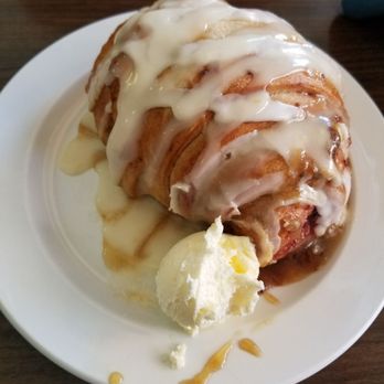 Hen House Eatery - Strawberry Cinnamon Roll - Breakfast & Brunch Near Me - Minneapolis, Minnesota